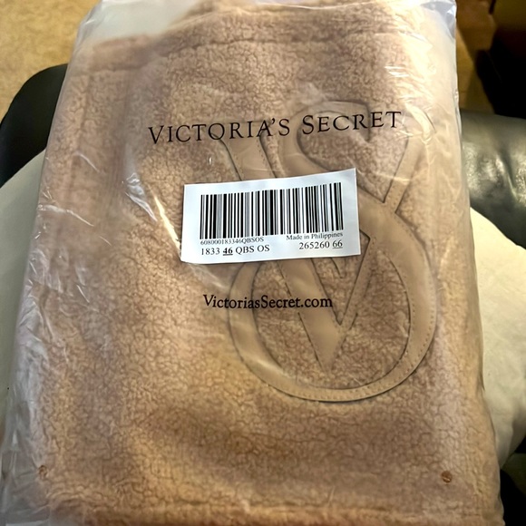 Vitoria Secret plush tote bag - Picture 6 of 7